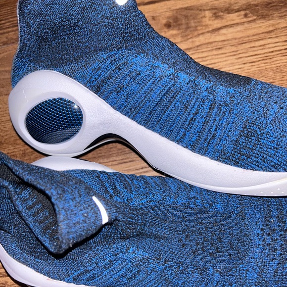 Nike basketball shoes - Picture 4 of 5